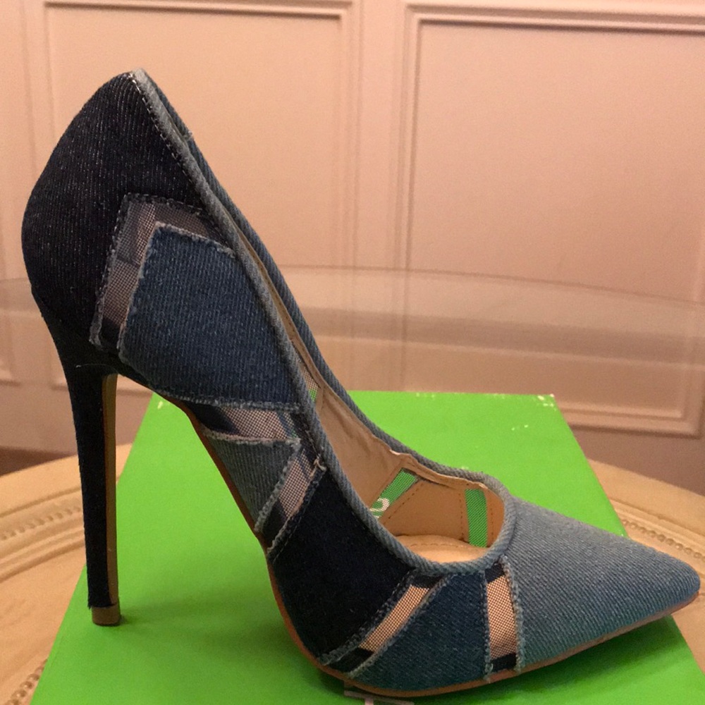 Shoe Republic Sz 6 Denim/Mesh Cutout Pump